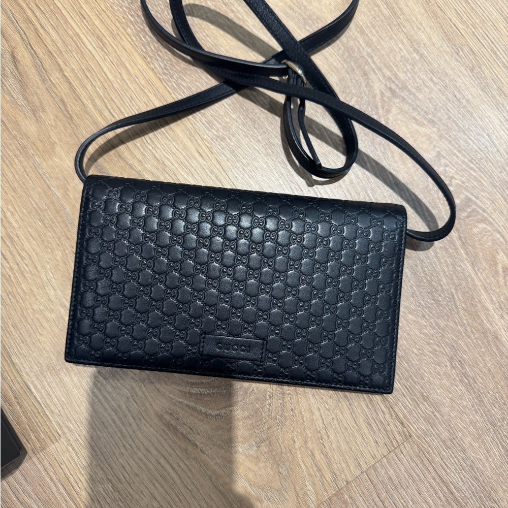 Gucci Black wallet Embossed Leather Crossbody Bag